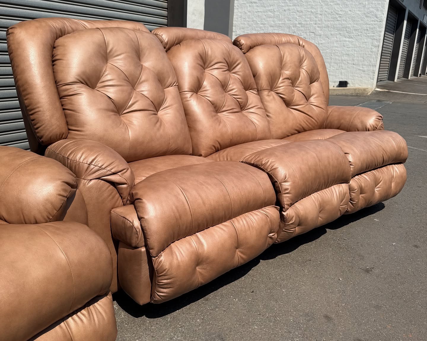 Buffalo leather 3-2-1 recliner set by Wan-Puck Upholstery