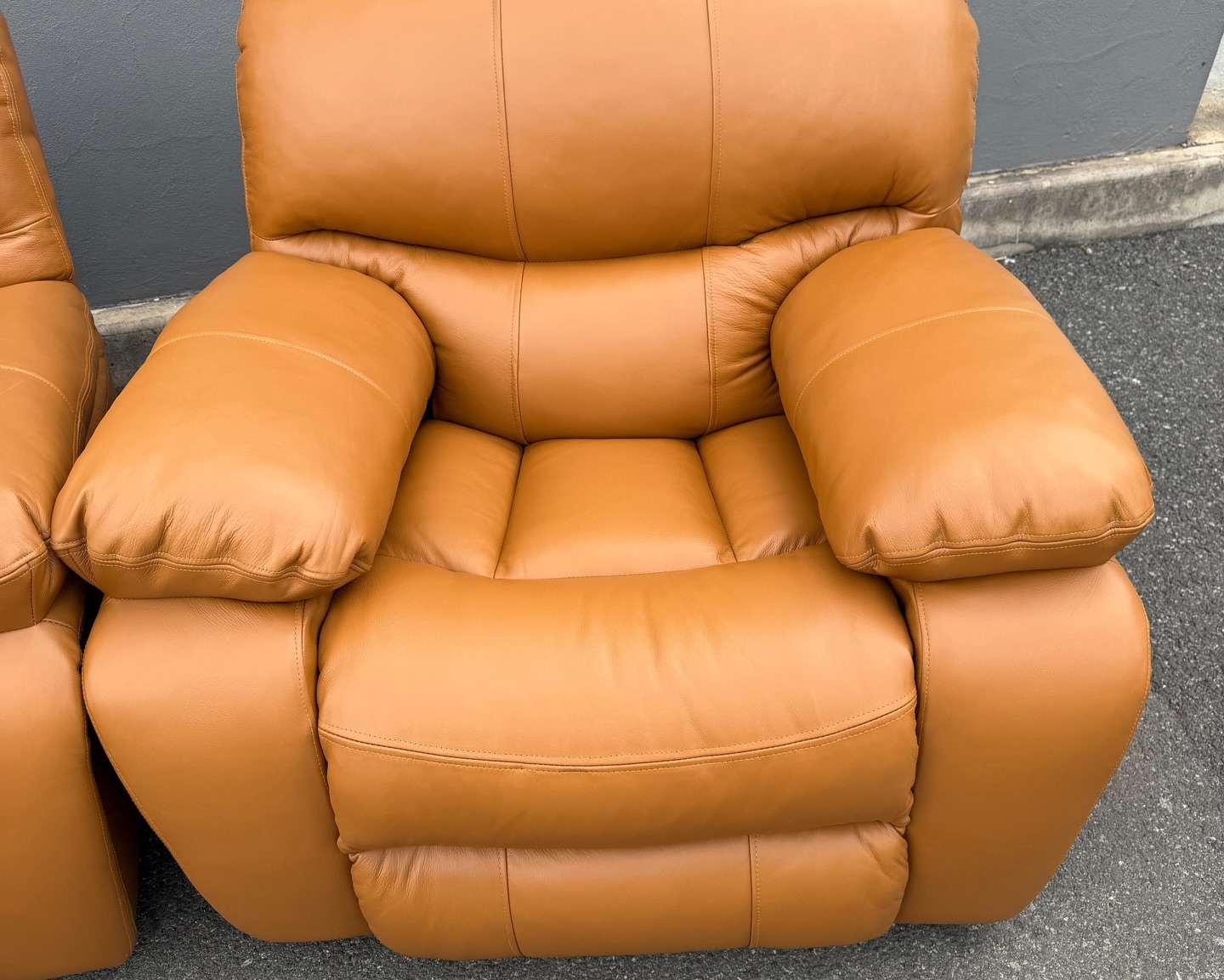 Genuine leather recliner set finished by Wan-Puck Upholstery in Midrand